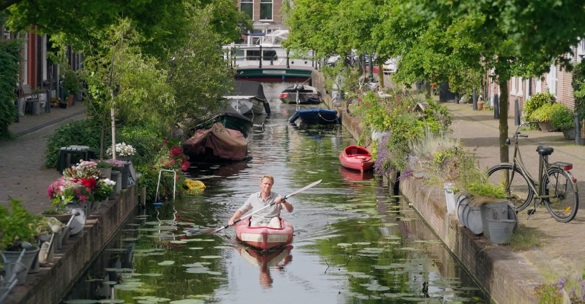 Menno Bentveld onderzoekt stadsnatuur in Terug in het wild