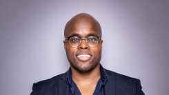 Jandino Asporaat haalt ruim 1 miljoen op met Samen één Koninkrijk