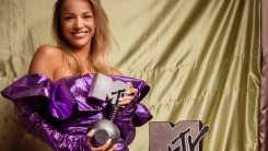 Emma Heesters wint MTV EMA Best Dutch Act 2020