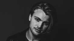 Loiza Lamers en Rijk Hofman presenteren Singletown voor Discovery+