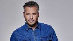 Tijl Beckand presenteert oudejaarsquiz bij RTL4