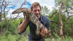 Freek Vonk krijgt opnieuw eigen zaterdagavondshow op NPO1