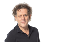 Vanavond op tv: Kees van der Spek duikt opnieuw in de wereld van oplichters