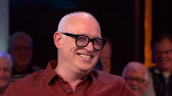 VI Klassiekers: René van der Gijp zingt Songfestival-liedje