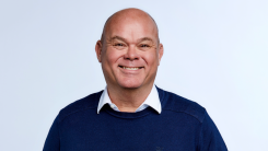 Paul de Leeuw terug met zaterdagavondshow