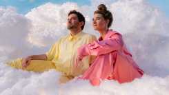 Kirsten en Dook onderzoeken de uitdagingen van queer liefde en ouderschap