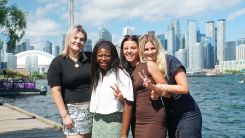 Vanavond op tv: vier jongeren vertrekken naar Toronto in nieuw seizoen van Au Pairs