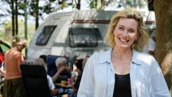 Vanavond op tv: Marlijn Weerdenburg presenteert nieuwe serie We zijn er Bijna!