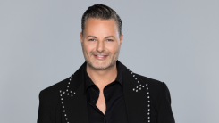 Vanavond op tv: Fred van Leer ontvangt nieuwe bruiden in Say Yes to the Dress
