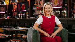 Carrie ten Napel trekt veel bekijks met terugkeer van Carrie op Vrijdag