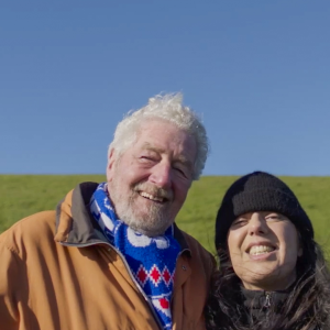 Tina Farifteh onderzoekt kloof tussen stad en dorp in Tina in Sexbierum