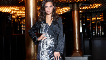 Holly Mae Brood maakt debuut in tweede seizoen Meisje van Plezier