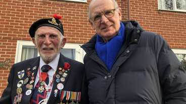 Philip Freriks spreekt met veteranen voor MAX-programma