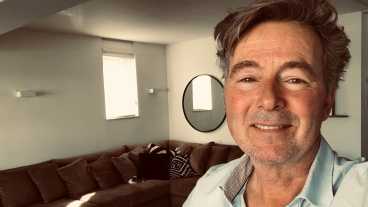 Bert van Leeuwen presenteert vanuit huis tv-programma Nietalleen