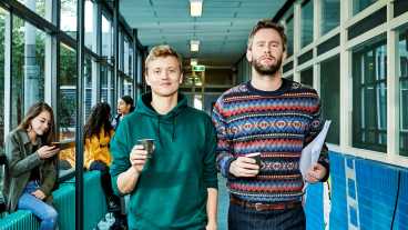 Vanavond op tv: Tim den Besten en Nicolaas Veul voor de klas in docuserie