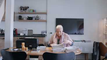 Vijf aangrijpende levensverhalen over eenzaamheid in EO-serie