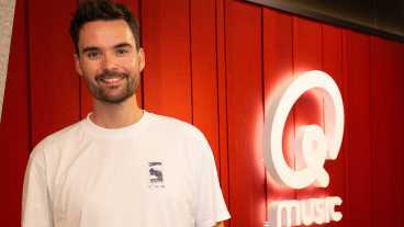 Domien Verschuuren ook de komende jaren te horen bij Qmusic
