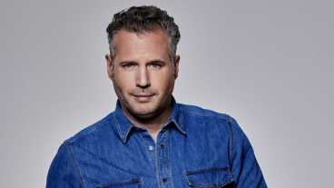 Tijl Beckand presenteert oudejaarsquiz bij RTL4