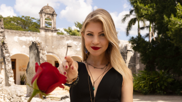 De Bachelor: Verdrinken in de ogen van ‘Kelly Bundy’