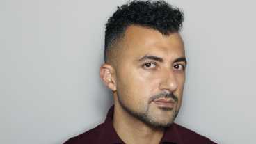 Vanavond op tv: Özcan Akyol en vrouw in nieuw seizoen Vier handen op eén buik