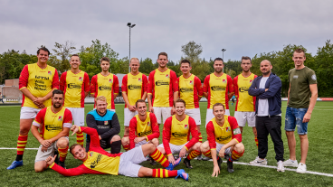 Andy vs Wesley: Alle ballen omhoog voor de pikante kalender