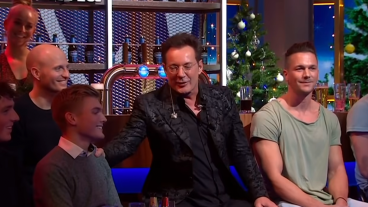 VI Klassiekers: Gerard Joling flirt erop los met bargenoten