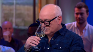 VI Klassiekers: René van der Gijp imiteert Harry Mens
