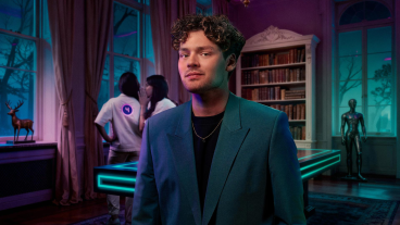 Op déze datum start het psychologisch spel Watch Your Back