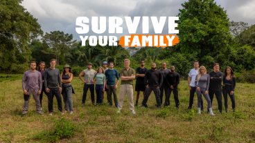 Ronald de Boer en dochters in nieuwe tv-show Survive Your Family