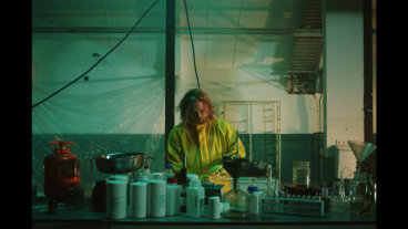 Streamingtip: Snoepjes duikt in de wereld van de XTC-industrie
