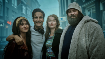 Gijs Naber en Holly Mae Brood in nieuwe dramaserie Koning van de Wallen