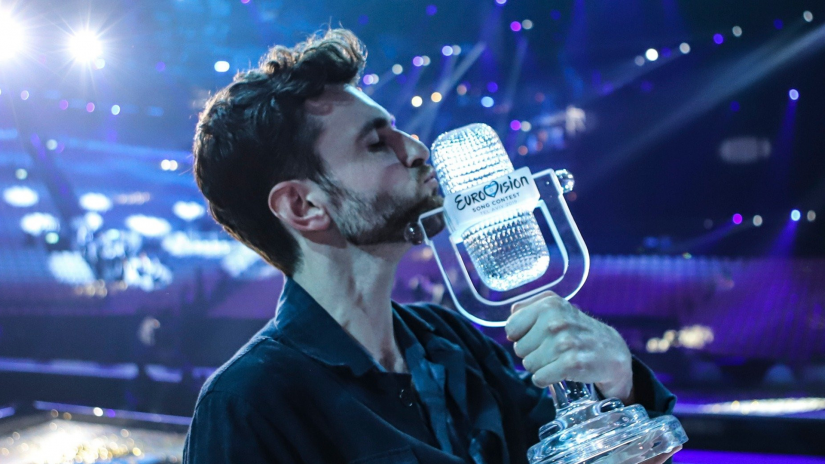 Duncan Laurence geeft punten tijdens finale Songfestival