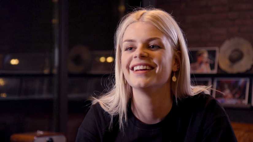 Davina Michelle treedt op tijdens Koningsdagconcert