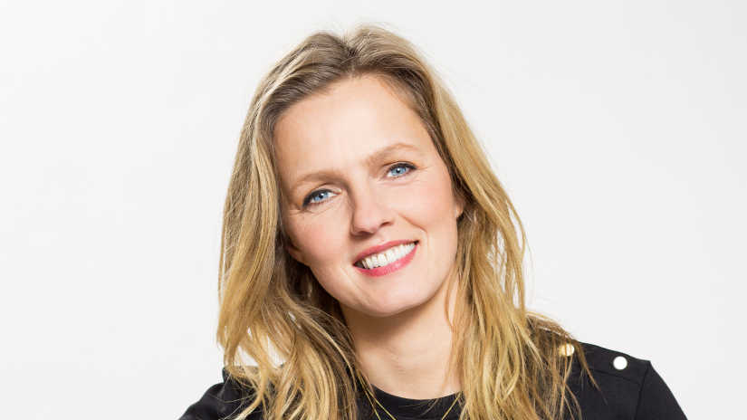 Leonie ter Braak en Jelka van Houten in Doet-ie ‘t of doet-ie ‘t niet