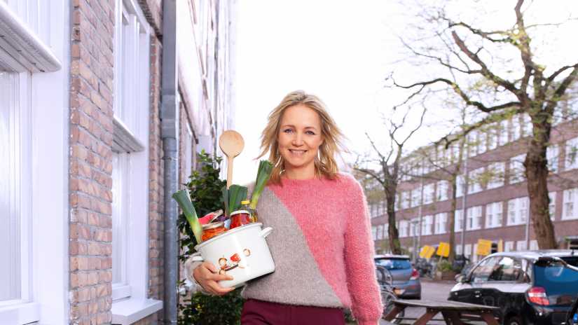 Yvon Jaspers trekt het land door voor nieuw kookprogramma