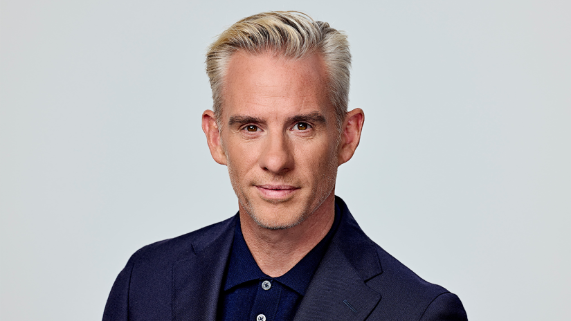 Art Rooijakkers presenteert nieuwe survivalshow Tribe to Survive