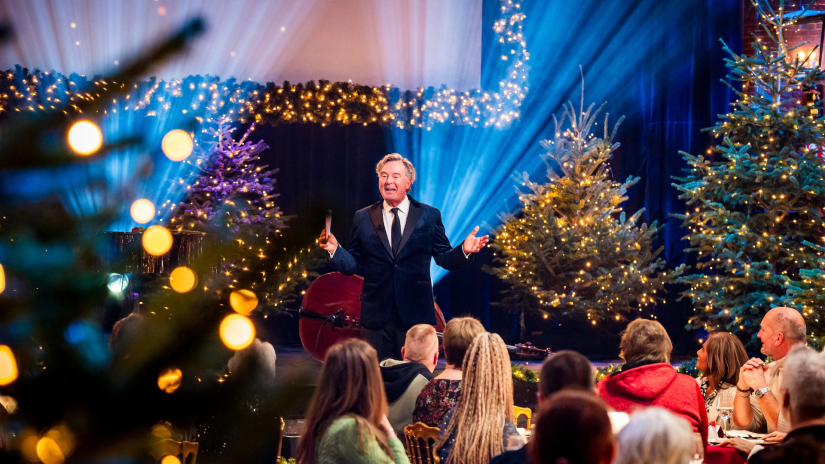 Bert van Leeuwen keert terug met speciale aflevering van Het Kerstfamiliediner