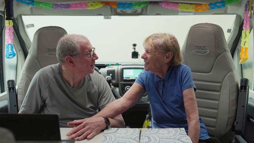 Vanavond op tv: Hans neemt vrouw met Alzheimer mee op reis