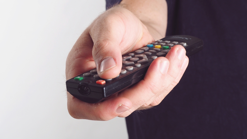 Tv-zenders met extra nieuwsuitzendingen na aanvallen op Iran