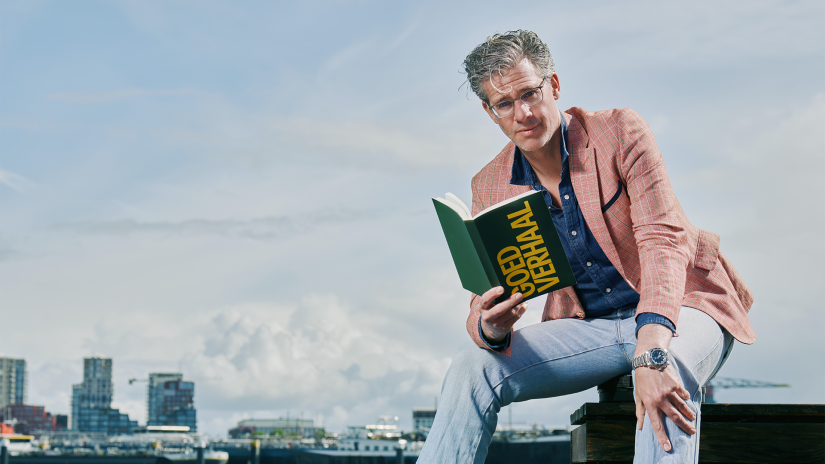 Erik Dijkstra gaat op zoek naar het verhaal achter spraakmakende boeken